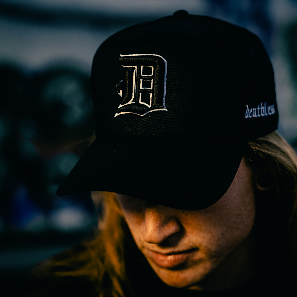 "D CREST BLACK" 5 PANNEL HAT
