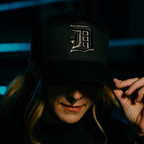 "D CREST BLACK" 5 PANNEL HAT
