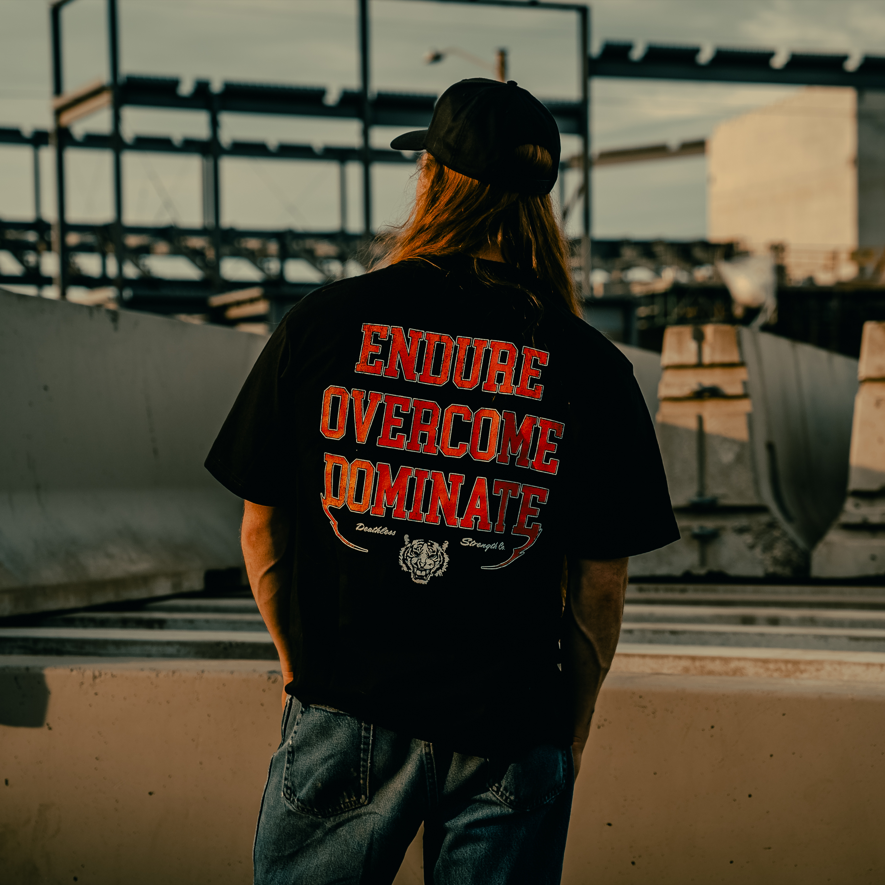 "LIFTING CLUB" OVERSIZED TEE